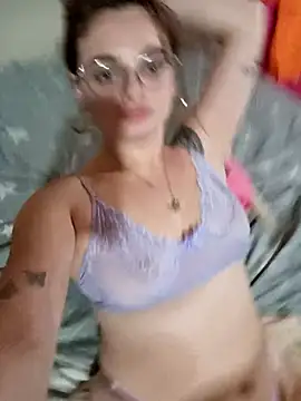 Emmacut's cam snapshot