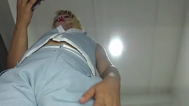 blondebitchlitle live sex cam