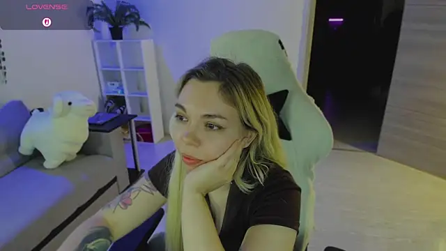 SpecterGirl's cam snapshot