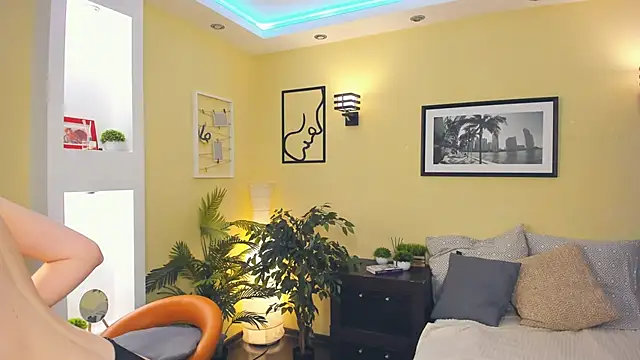 exposed_lizzy's cam snapshot