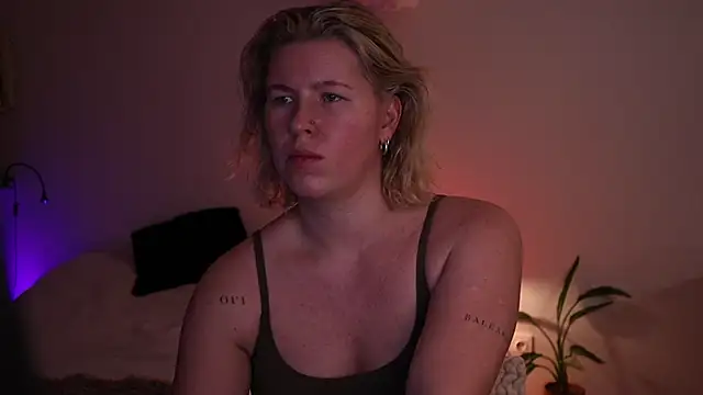 moonamii's cam snapshot