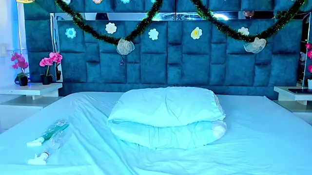 valtira_nova's cam snapshot