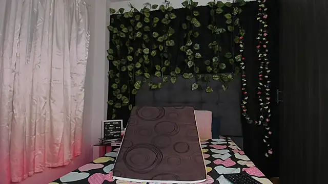 Delilah_85's cam snapshot