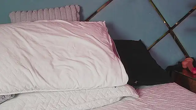 crystal_gilton's cam snapshot