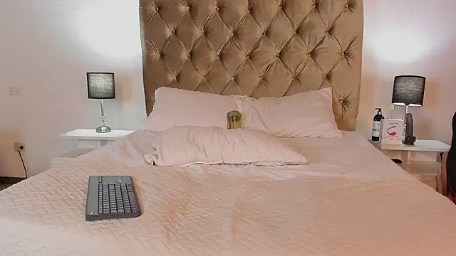 scarlettTease_'s cam snapshot