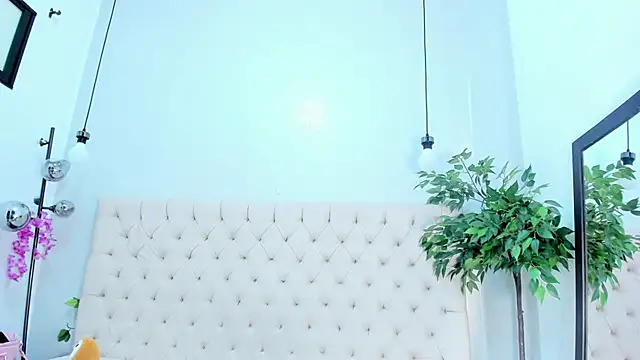 Victoria_Coleman's cam snapshot