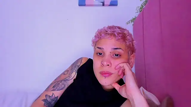 Charlee_pink's cam snapshot