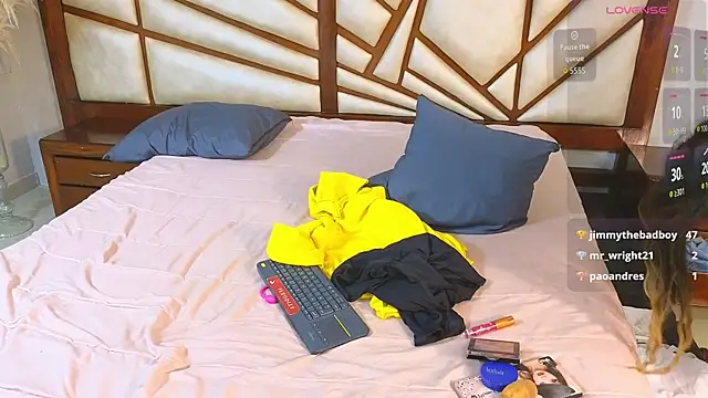 Minni_Selena's cam snapshot