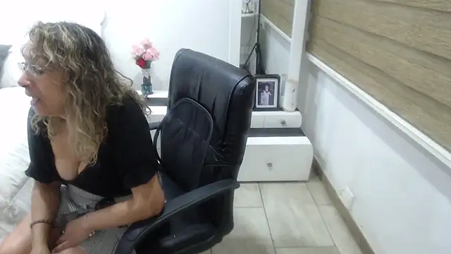 jesy_hot's cam snapshot