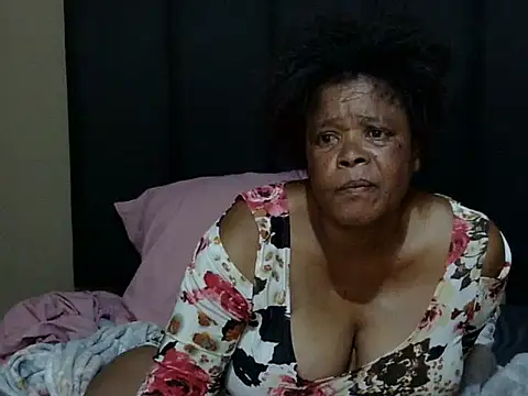 bigsexymama2's cam snapshot