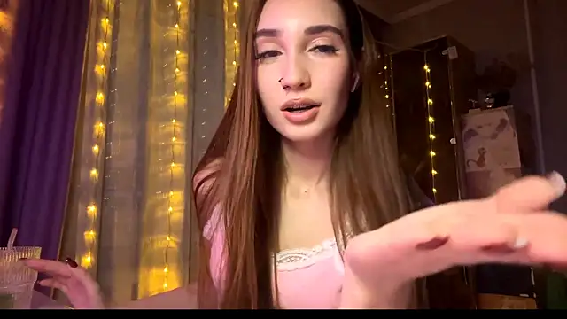 HollyPaw's cam snapshot