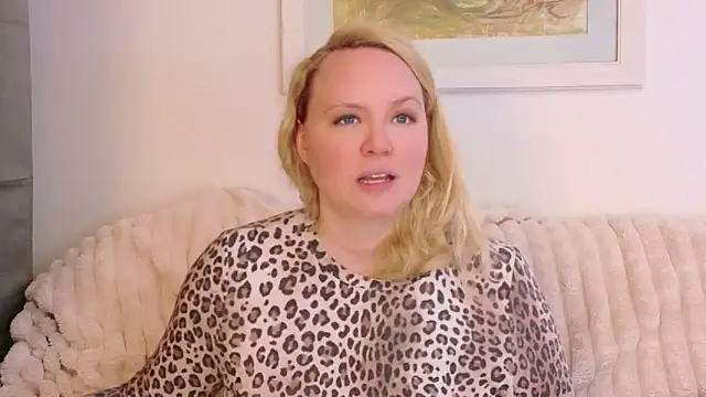 Sarah4you's cam snapshot