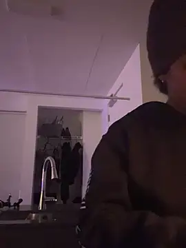 Your_Paris's cam snapshot