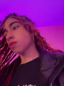 Emma_pinkk18's cam snapshot