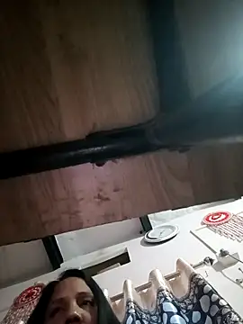 Love-pari09's cam snapshot