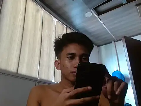 charlie0728's cam snapshot