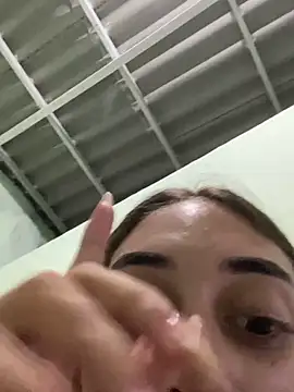 loirinhaaa's cam snapshot