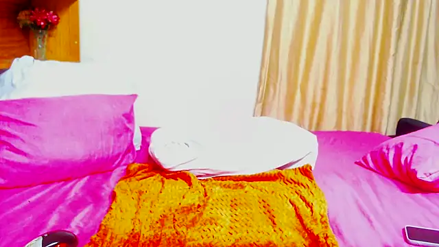 Juicyasss35xx's cam snapshot