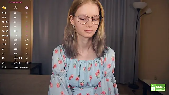 ToyaPletz live sex cam