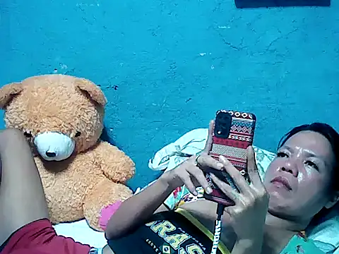 SmallluncutCock's cam snapshot