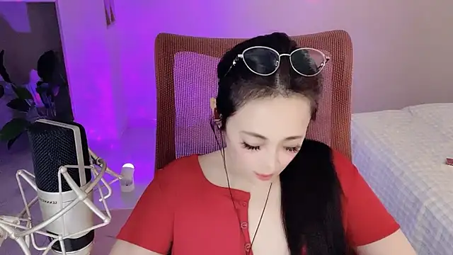 Daisy-77 live sex cam