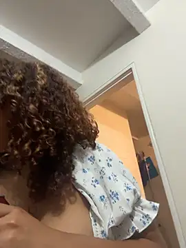 lauraltt live sex cam