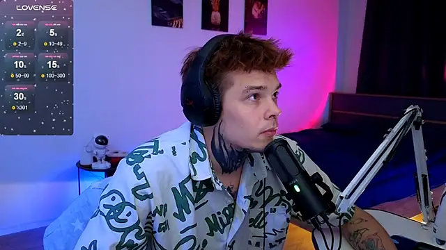 DENIS_HERE's cam snapshot