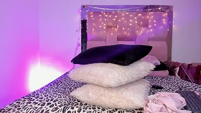 emily_lady20 live sex cam