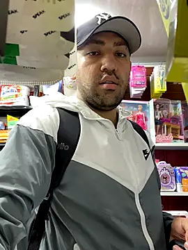 JuanZapata33 live sex cam