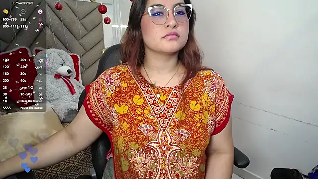 heluejamil's cam snapshot