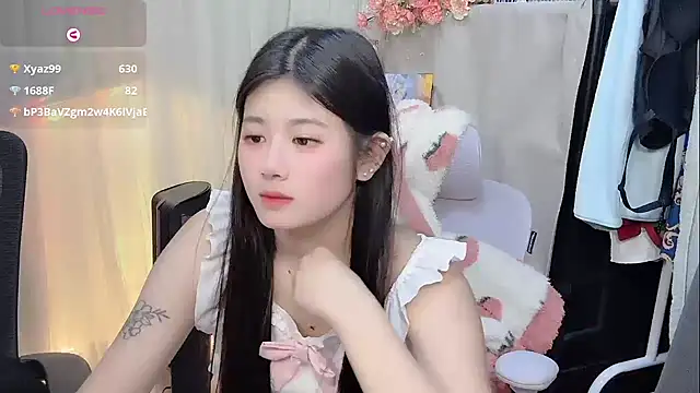 Yvonne-07's cam snapshot