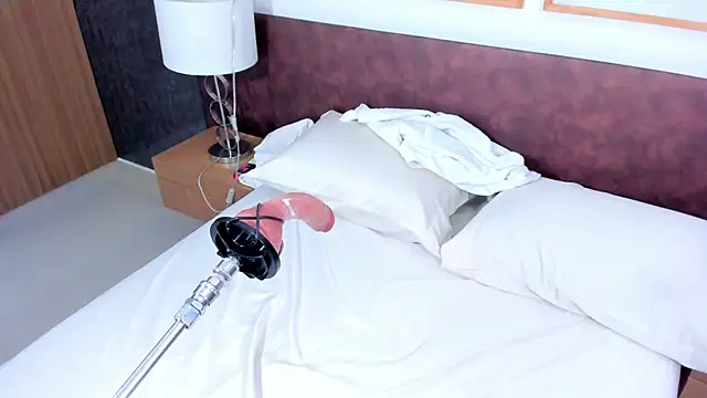 elizabeth_liones_'s cam snapshot