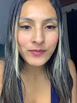 Cami_Leon2's cam snapshot