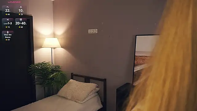 EsmaCarll's cam snapshot