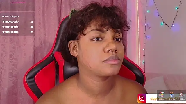 Daphnewalker__'s cam snapshot