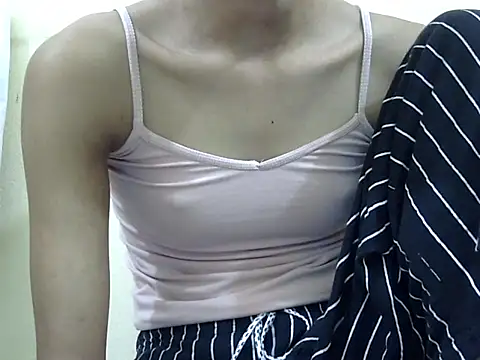 Anu_tiny's cam snapshot