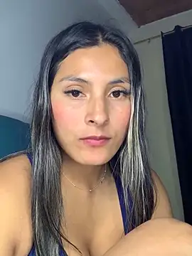 Cami_Leon2's cam snapshot