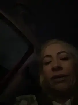 viktoria_davis_'s cam snapshot