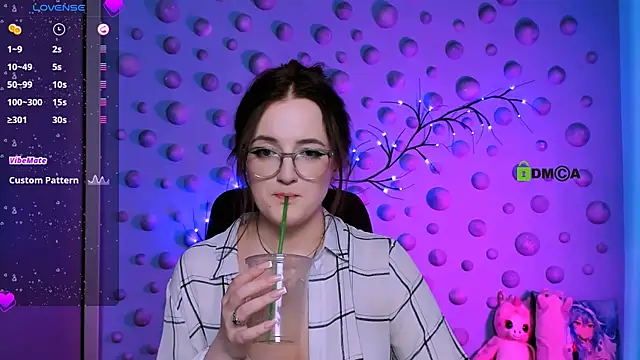 luna_berryy's cam snapshot