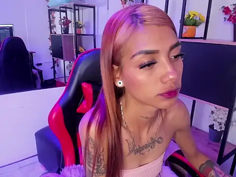 KarlaSlutSkinny__'s cam snapshot