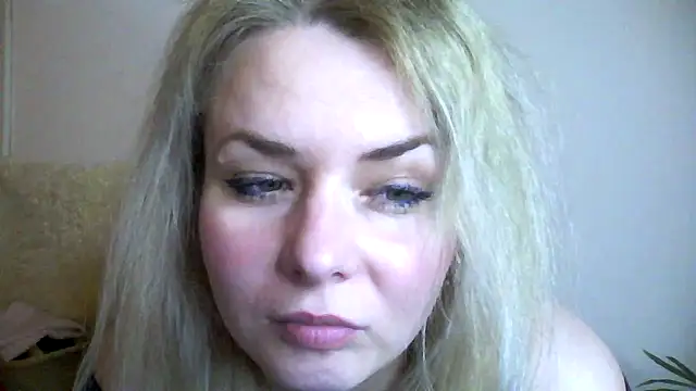 HollyxPretty's cam snapshot