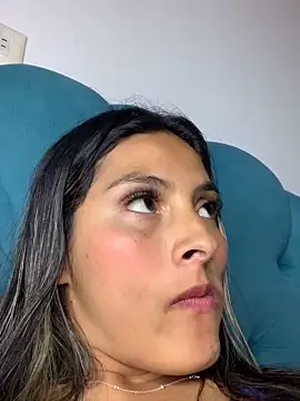 Cami_Leon2's cam snapshot