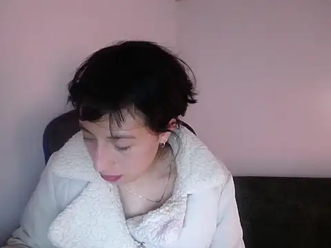 luisa_homes's cam snapshot