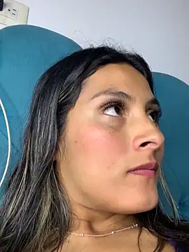 Cami_Leon2's cam snapshot