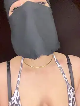 RooVaaN-Xx live sex cam