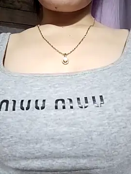 LucyyLy's cam snapshot