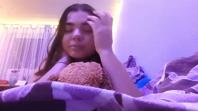 Mona_Slearys's cam snapshot