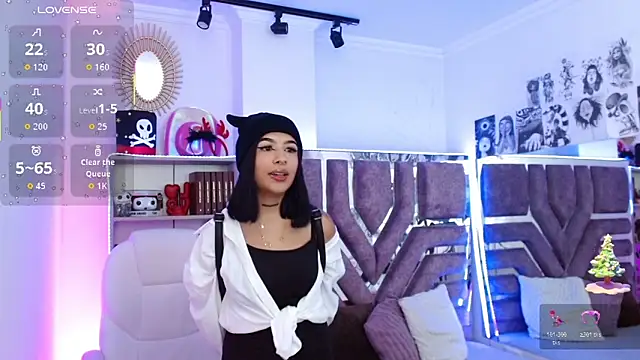 AliceWalker_11's cam snapshot