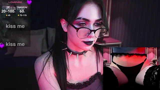 FetishForCassie's cam snapshot