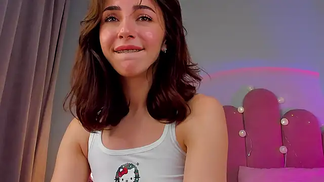 ElsaYoung's cam snapshot